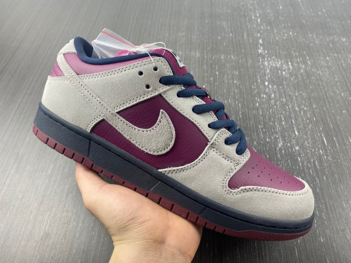 nike sb dunk low atmosphere grey true berry bq6817-001