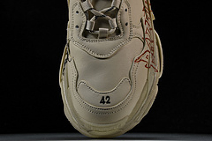 bl triple s trainers sneakers bts-18