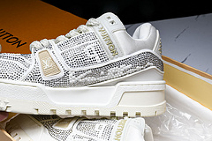 LOVT SNEAKER lv-202