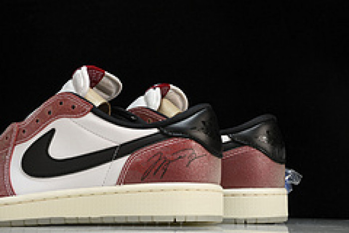 trophy room x air jordan 1 og low fn0432-017