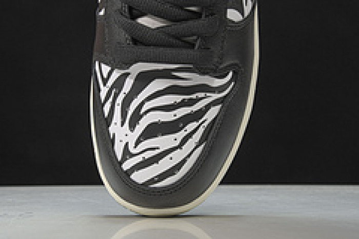quartersnacks x nike sb dunk low dm3510-001