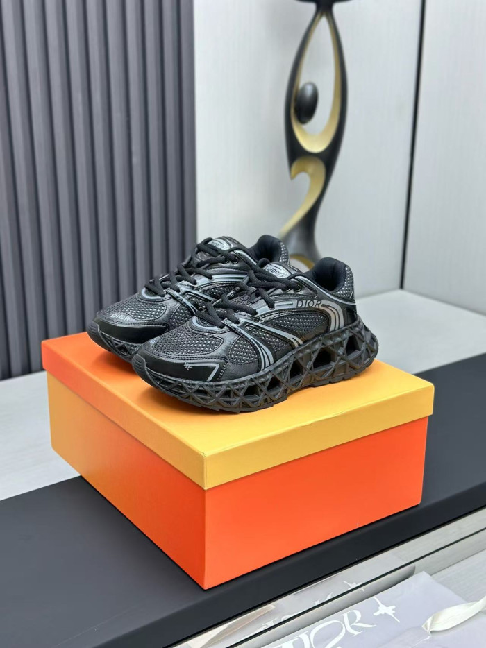 DR B35 LOW-TOP SNEAKERS DR-182