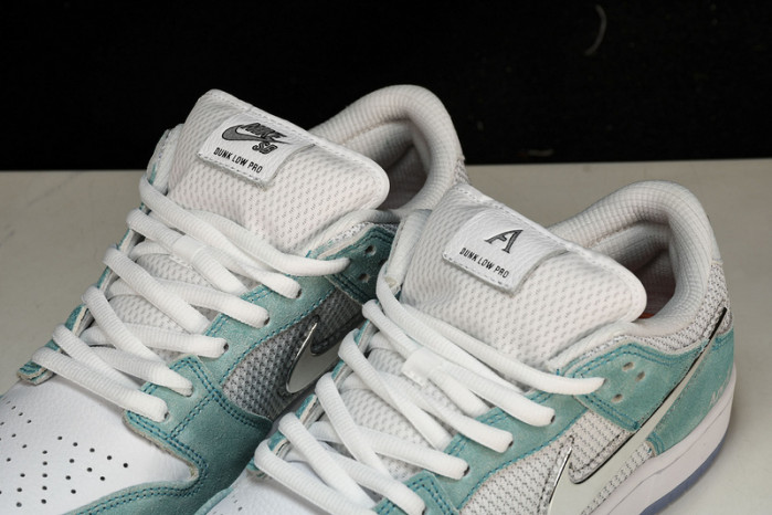 nike sb dunk low april skateboards fd2562-400