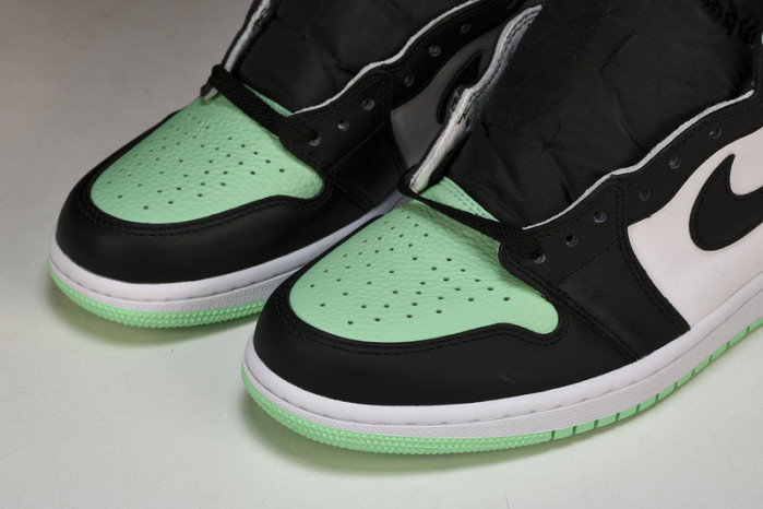 air jordan 1 retro high "green glow" dz5485-130