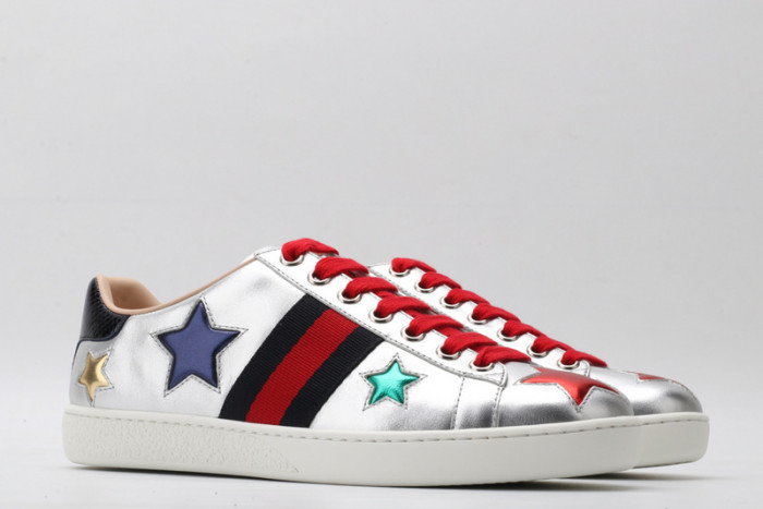ad low-top sneaker