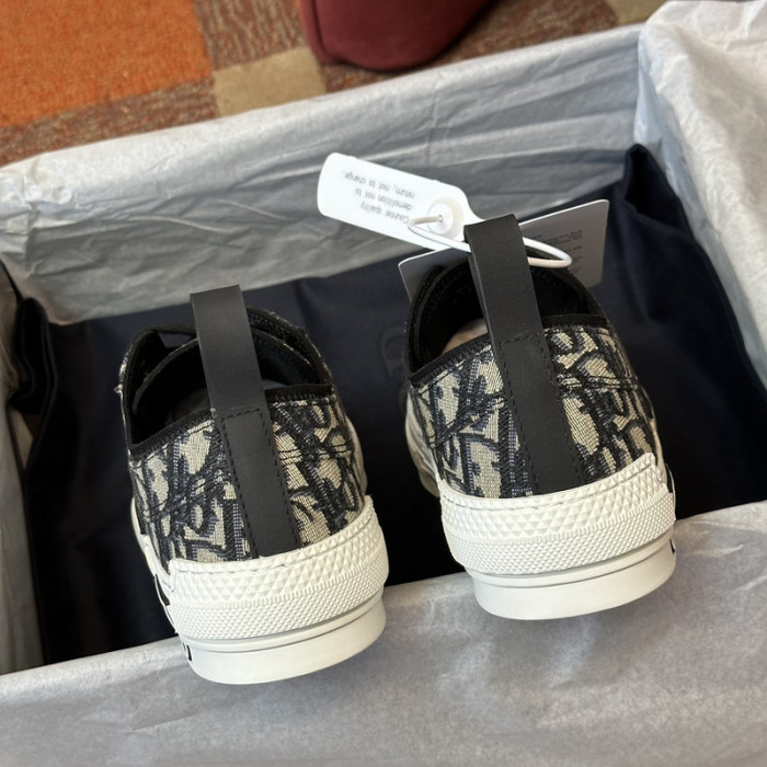 DR B23 LOW-TOP SNEAKERS DR-77