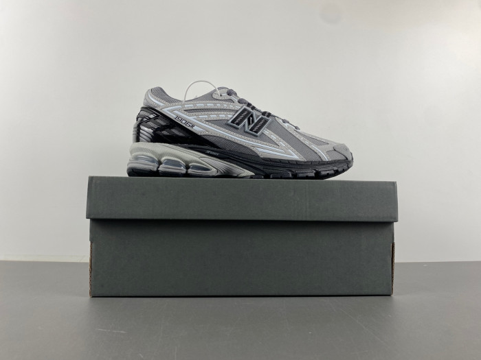 New Balance 1906R M1906RLG