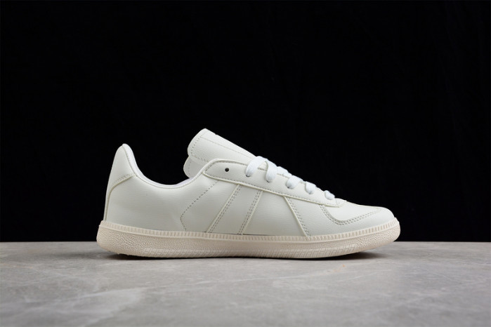 ad low-top sneaker 2303139