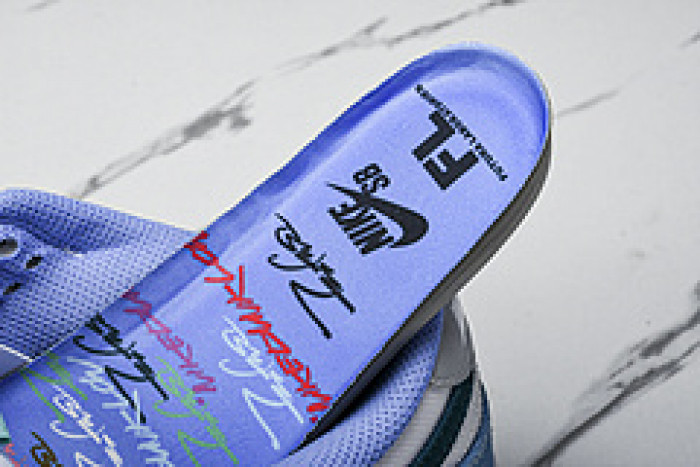 nike sb dunk low futura laboratories bleached aqua hf6061-400