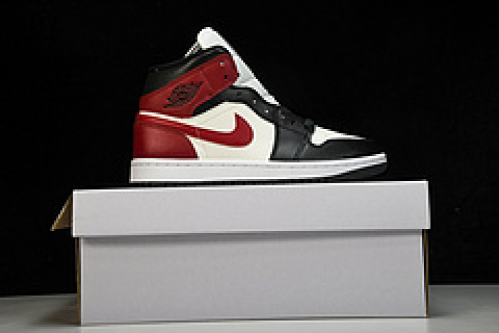 air jordan 1 mid “black toe” bq6472-160