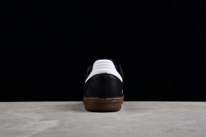 ad low-top sneaker 2303135