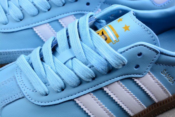 ad low-top sneaker 23031311