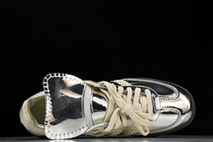 ad low-top sneaker 240506001