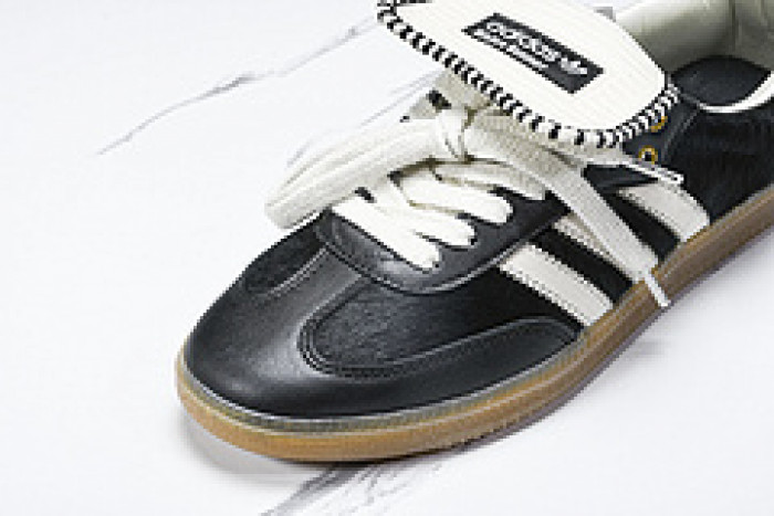 ad low-top sneaker gazelle indoor ie0580