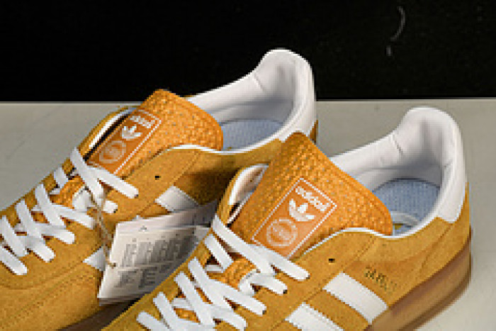 ad low-top sneaker gazelle indoor hq8716