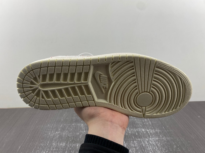 travis scott x air jordan 1 dm7866-601