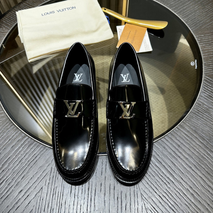 LOVT SNEAKER lv-357