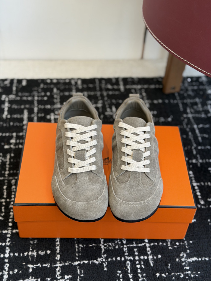 HER SHOES HM-48