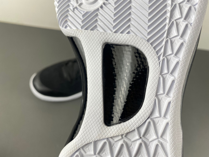 Nike Kobe 8 Protro “Hollywood Night” HF9550-001