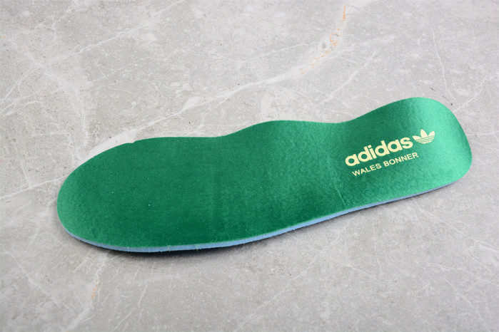 ad low-top sneaker 2303136