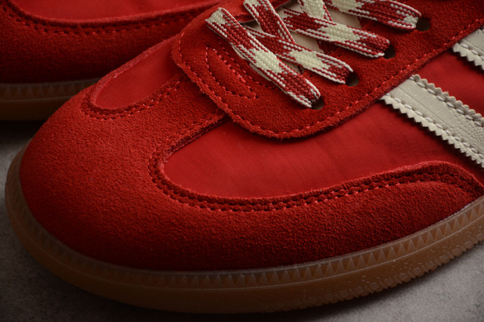 ad low-top sneaker 23031313