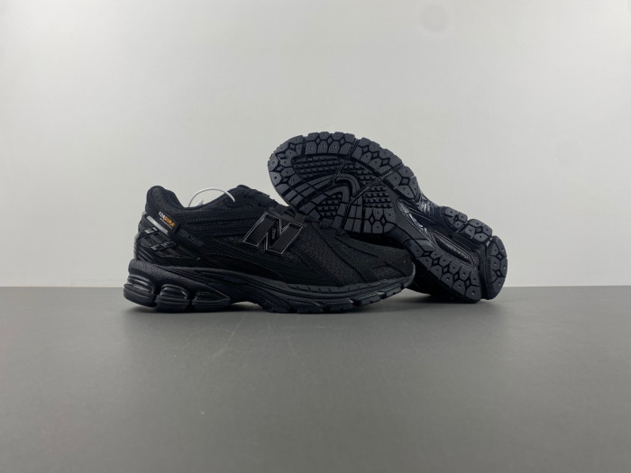 New Balance M1906RWF