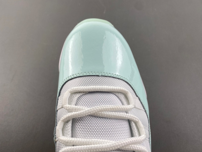 Air Jordan 11 Low “Igloo” AH7860-103