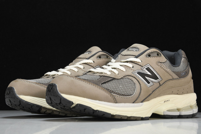 new balance 2002r warm alpaca m2002raw