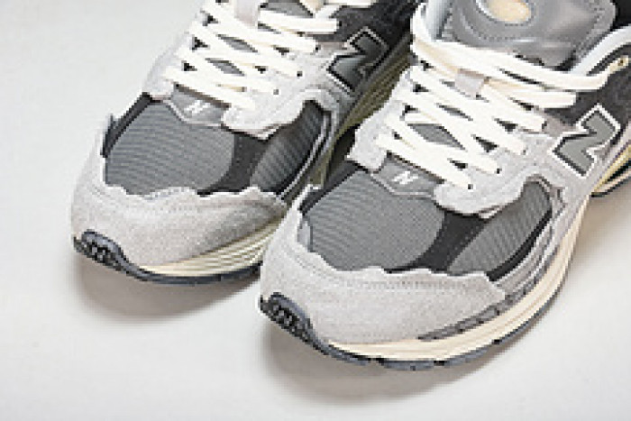 new balance 2002r protection pack rain cloud m2002rda